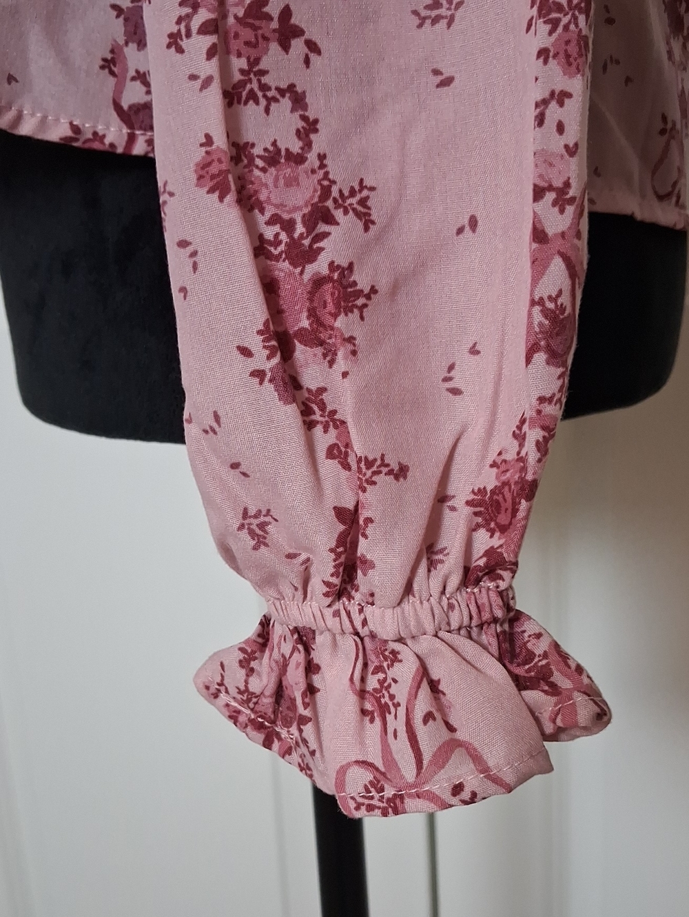 Francesca's Vicki Floral Bib Collar Blouse ** Size Small - Picture 8 of 9